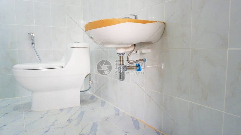 揭秘家用无水箱马桶：品牌排行背后的技术考量
