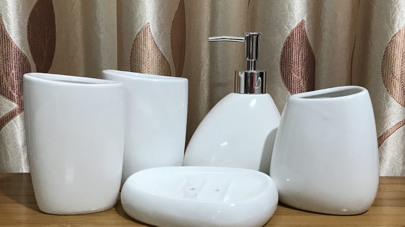 免打孔浴巾架安装视频教程